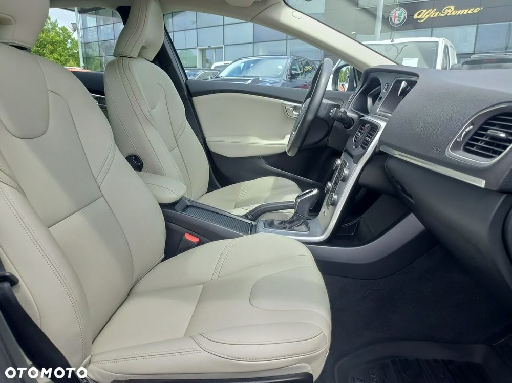 Volvo V40 - 13