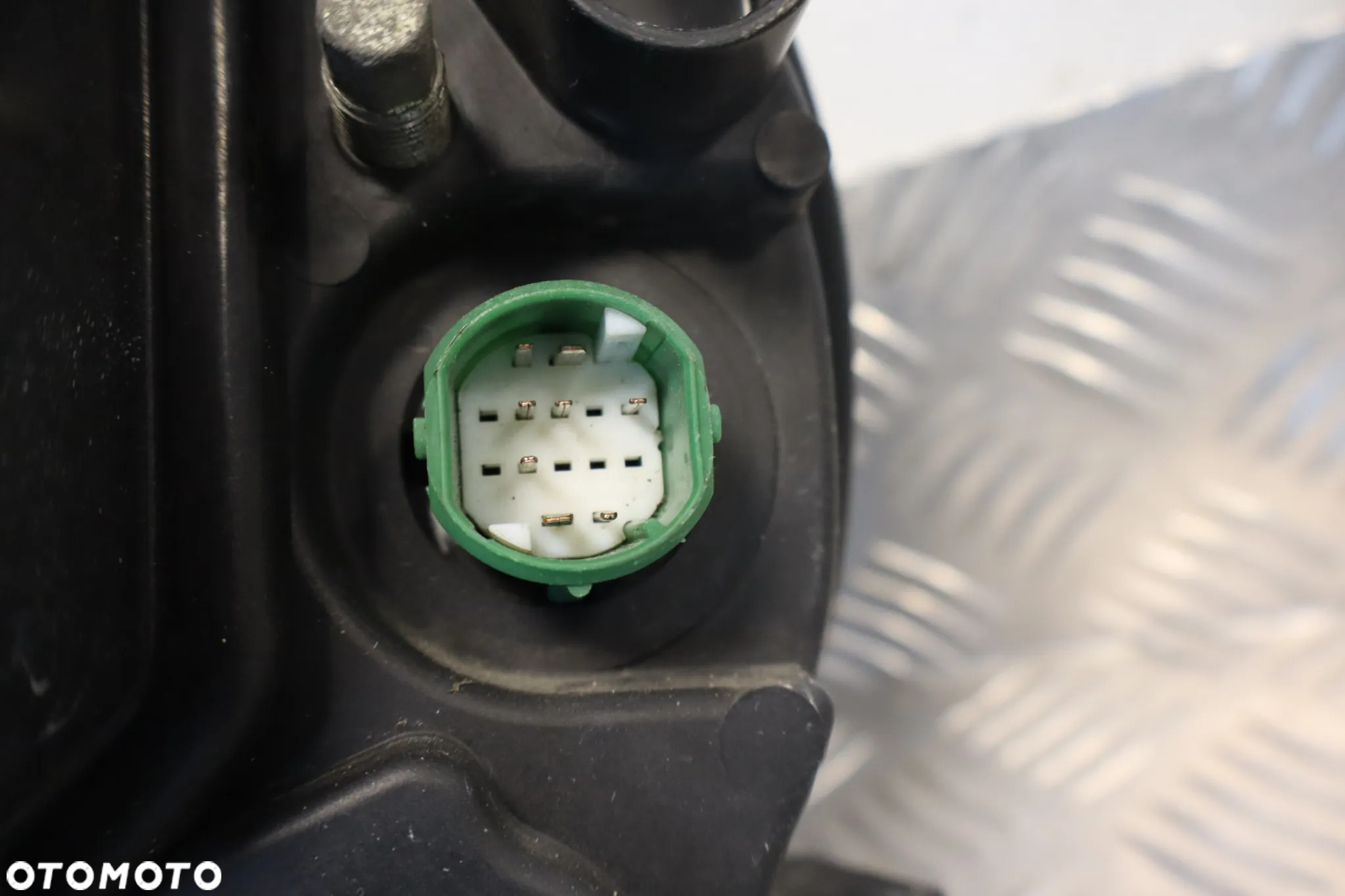 LAMPA PRZEDNIA PRZÓD PRAWA LEWA FIAT 500 XENON 2007-2015 - 32