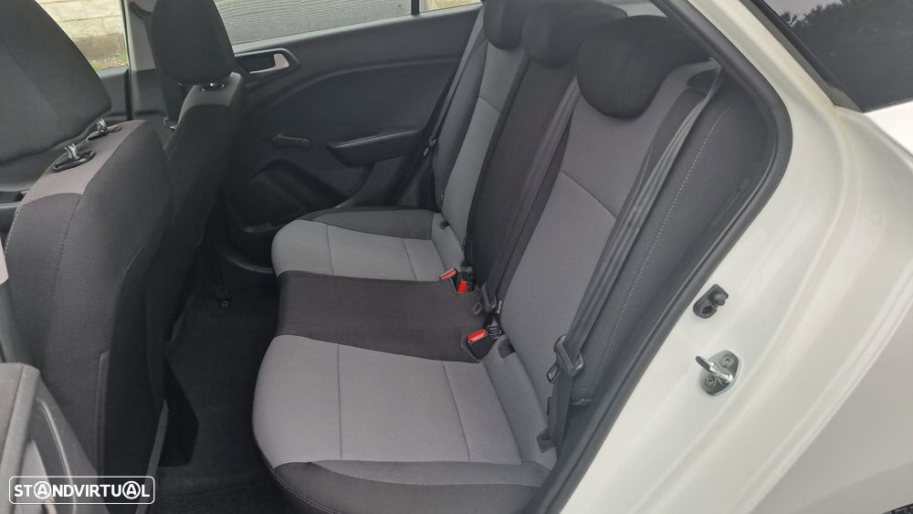 Hyundai i20 1.1 CRDi Access+Bluetooth - 28