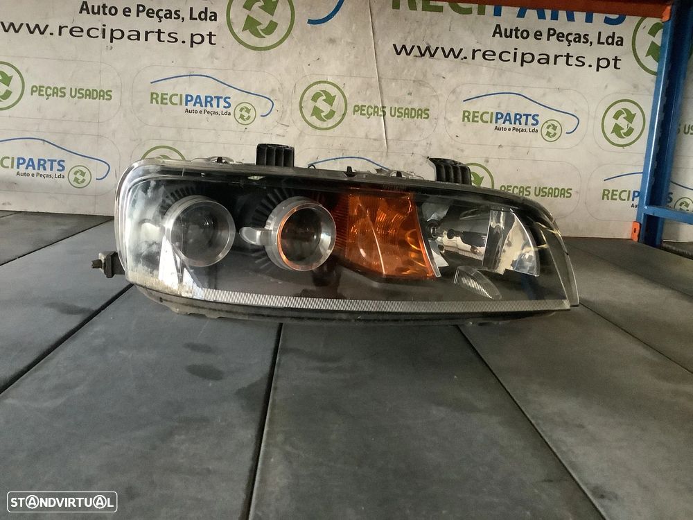 Ótica direita Fiat Punto 188 - 1