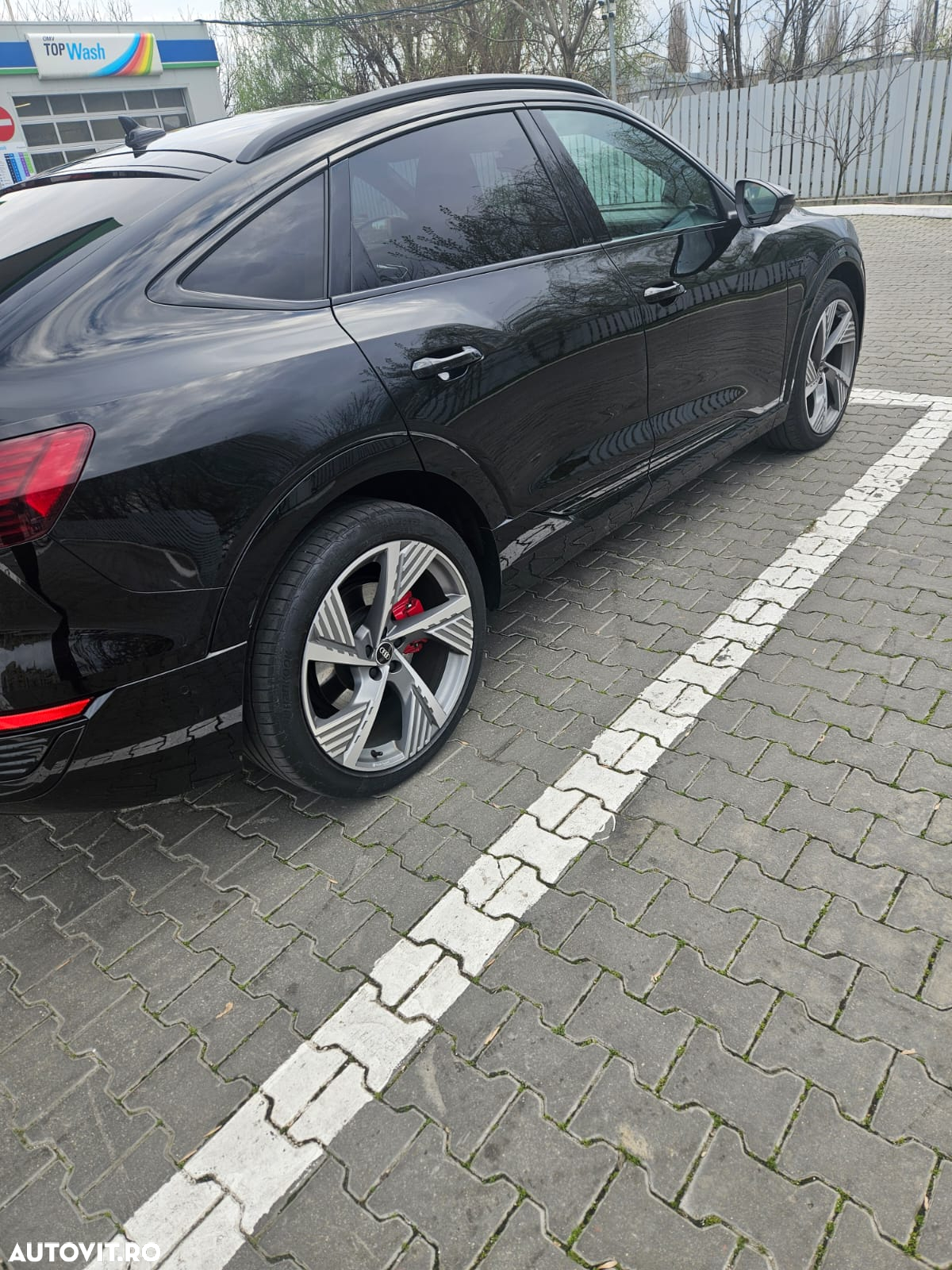 Audi Q8 e-tron 55 quattro S Line - 17