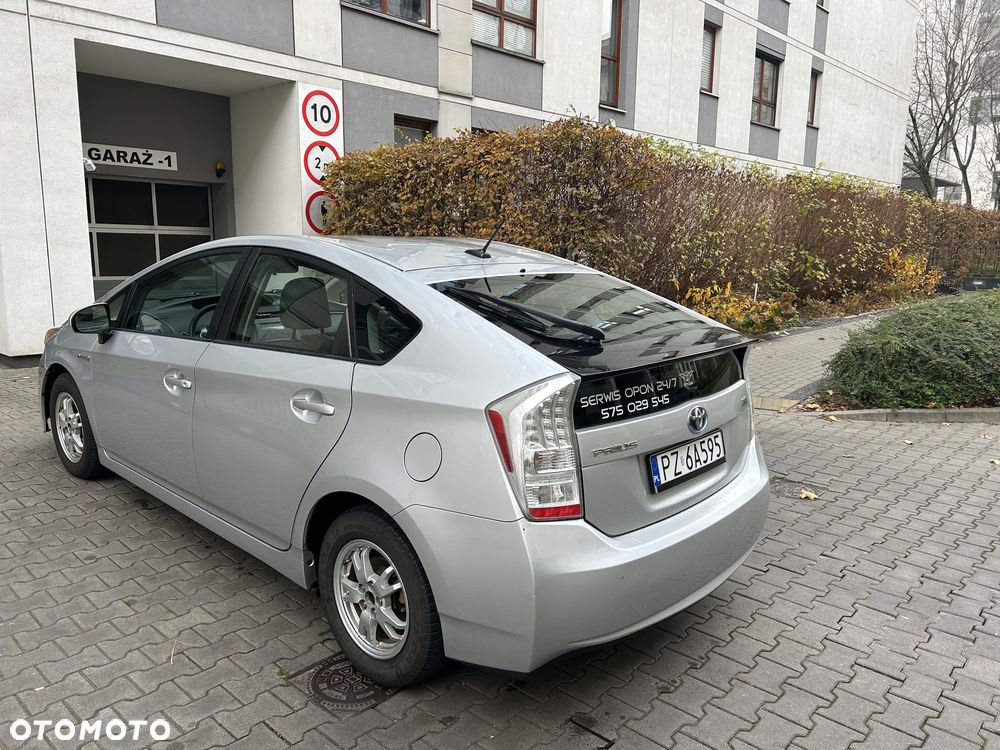 Toyota Prius 1.8 HSD Sol - 13