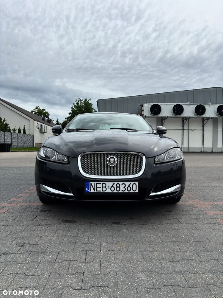 Jaguar XF 2.2 D - 3