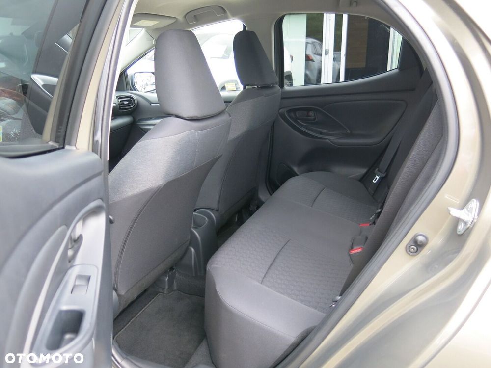 Toyota Yaris - 11