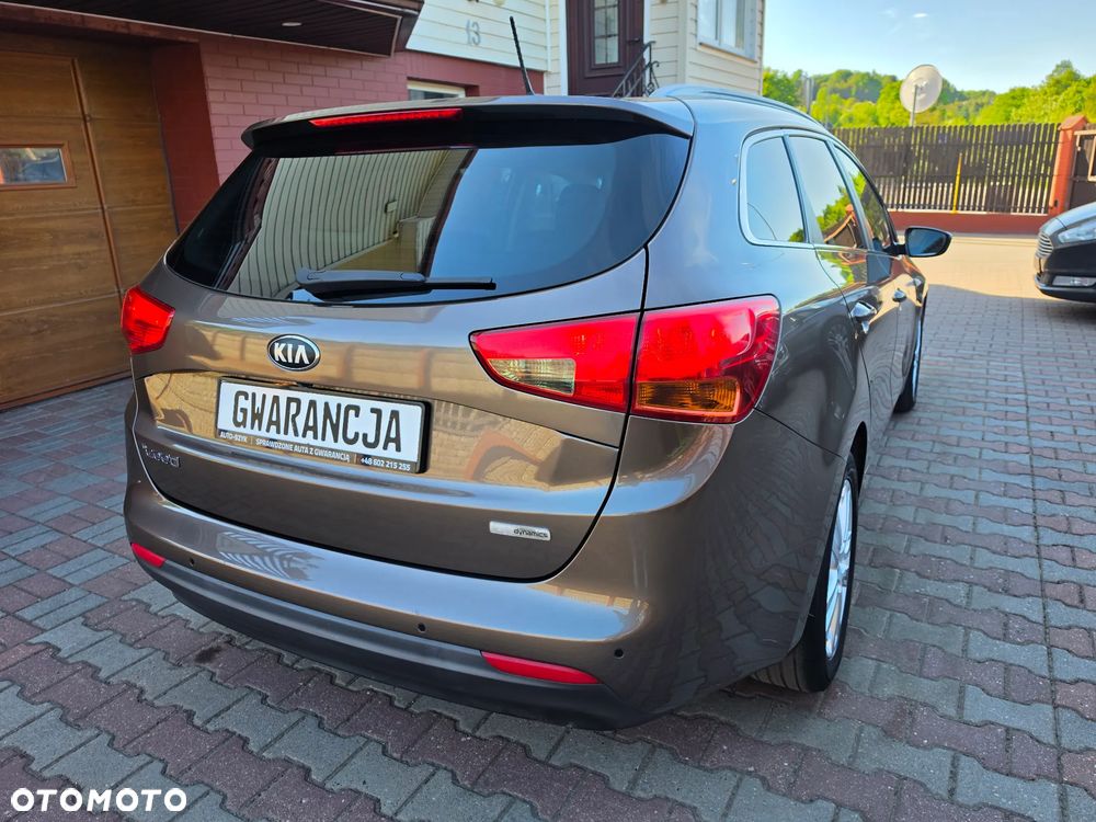 Kia Ceed 1.6 CRDi 128 ISG Spirit - 10