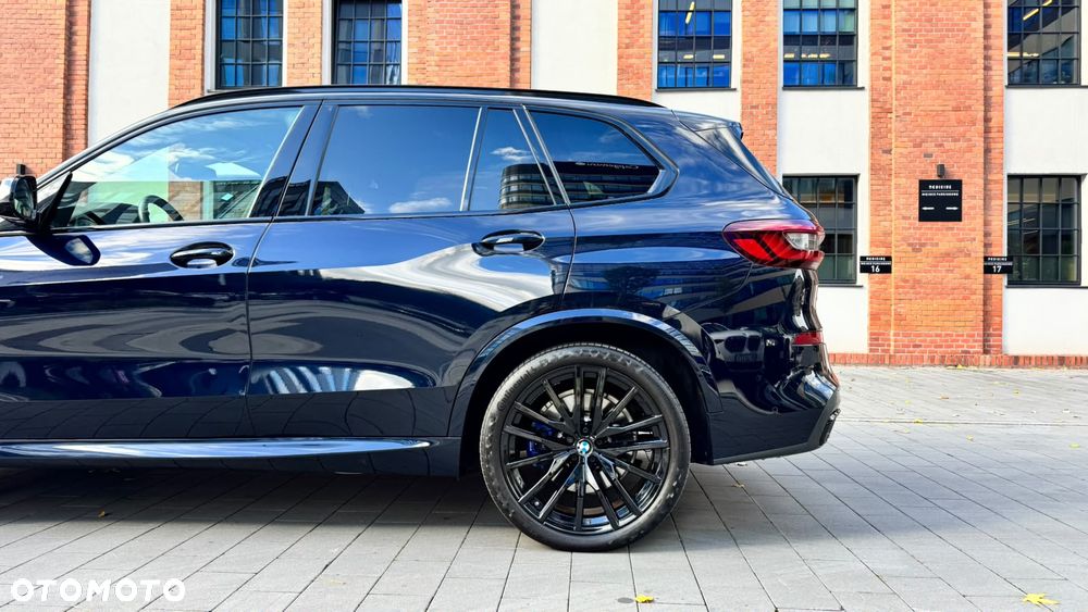 BMW X5 M M50i - 10