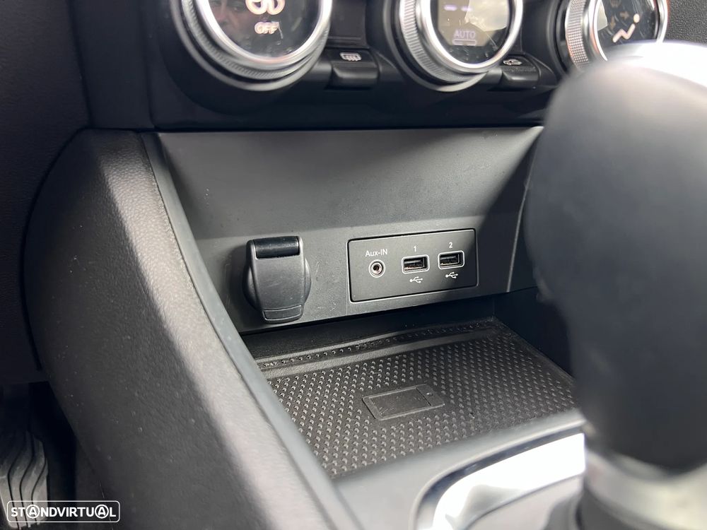 Renault Captur E-TECH 160 BUSINESS EDITION - 19