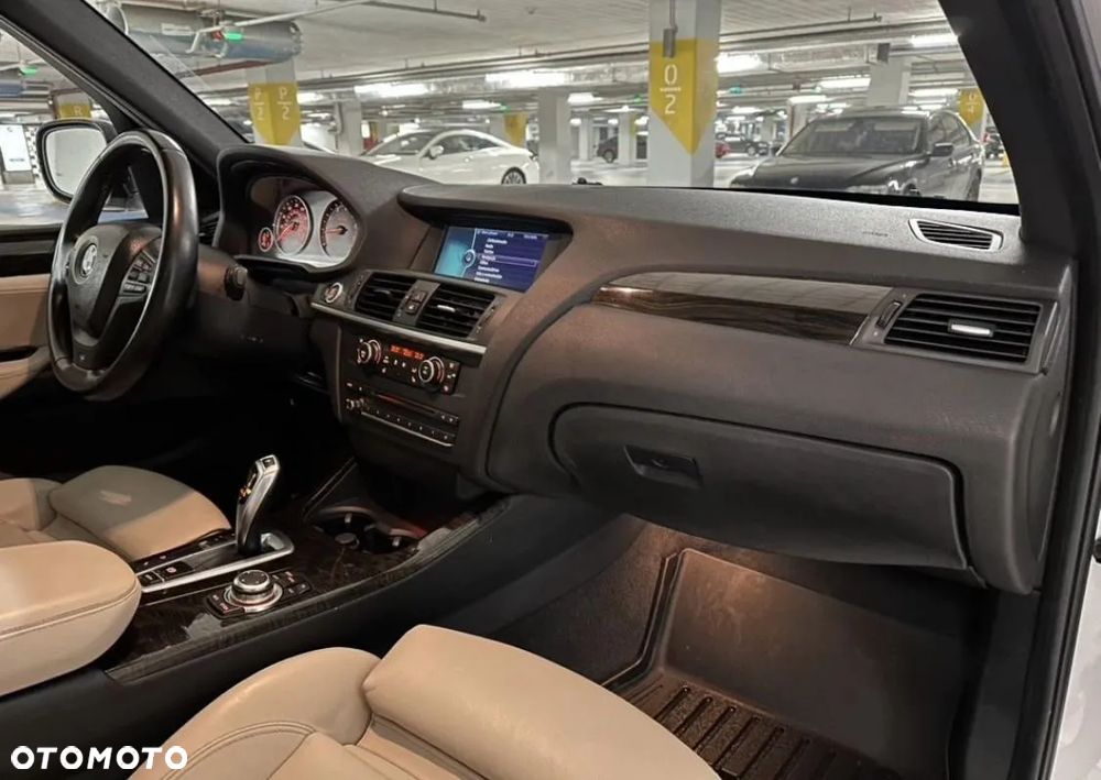 BMW X3 28i xDrive - 22