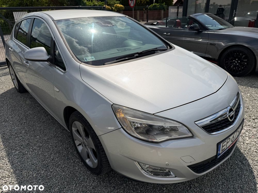 Opel Astra 1.6 Design Edition - 10