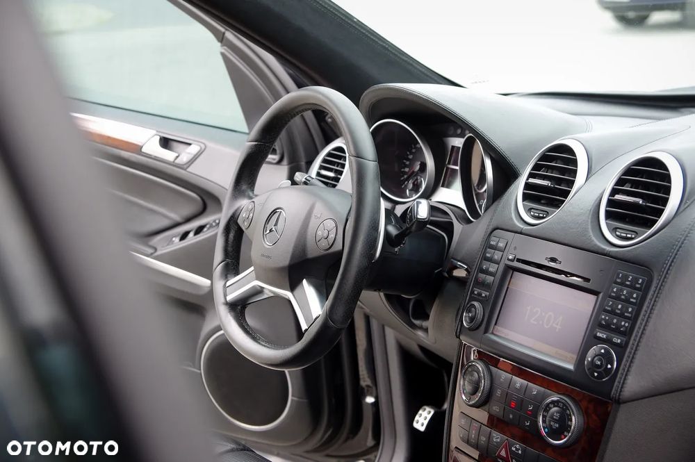 Mercedes-Benz ML 63 AMG 4Matic 7G-TRONIC 10th Anniversary - 34