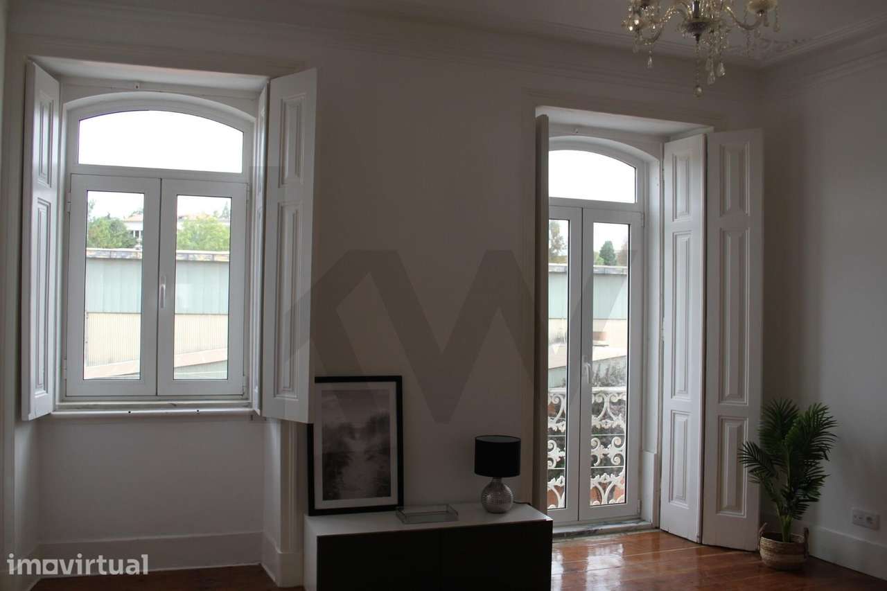 T4 Amplo na Calçada da Tapada – Alcântara | 1.500 € | Apartamento NÃO - Grande imagem: 2/38