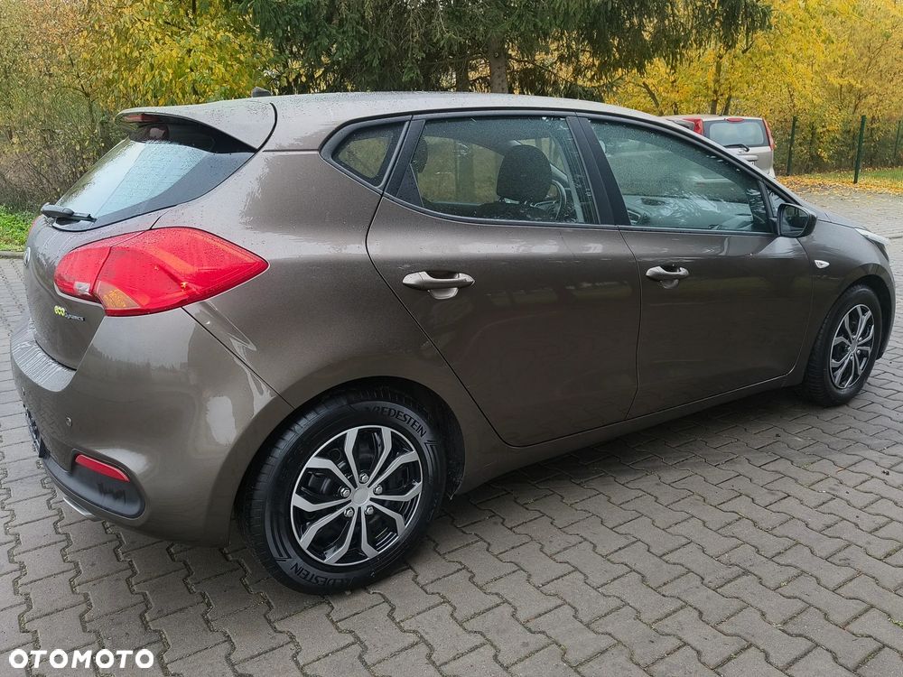Kia Ceed - 9