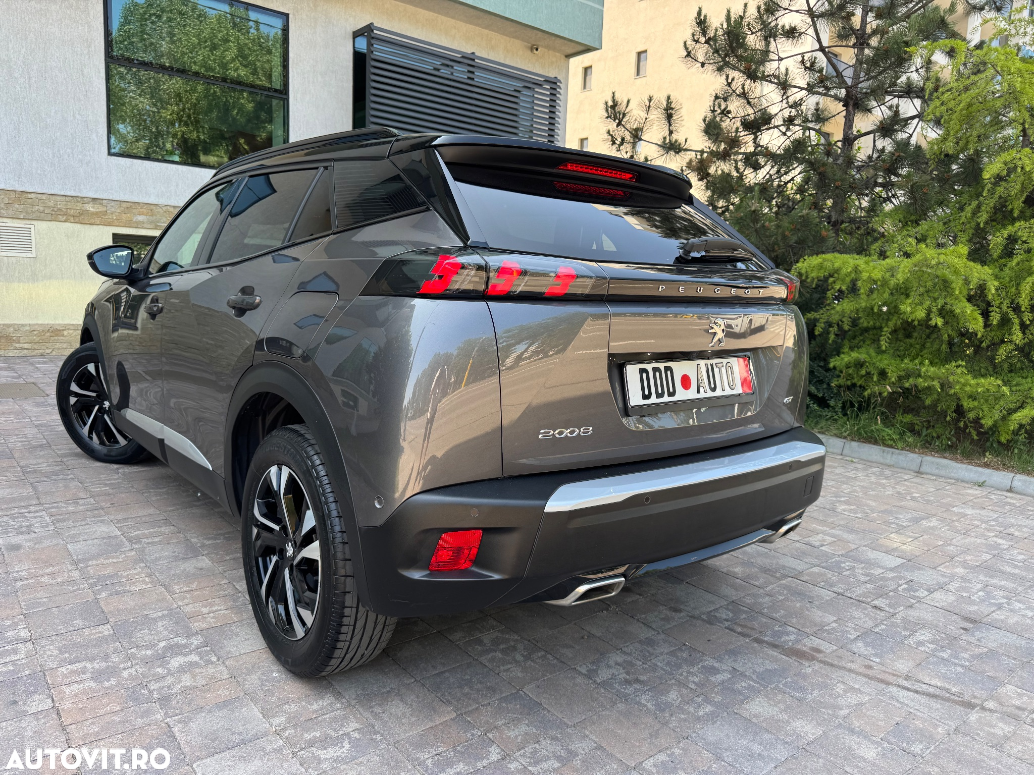 Peugeot 2008 PureTech 130 EAT8 GT - 15