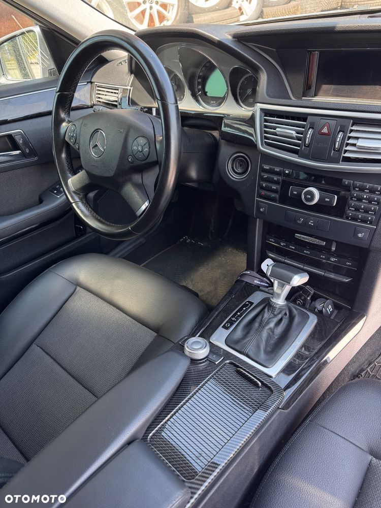 Mercedes-Benz Klasa E 250 CDI DPF BlueEFFICIENCY 7G-TRONIC Avantgarde - 16