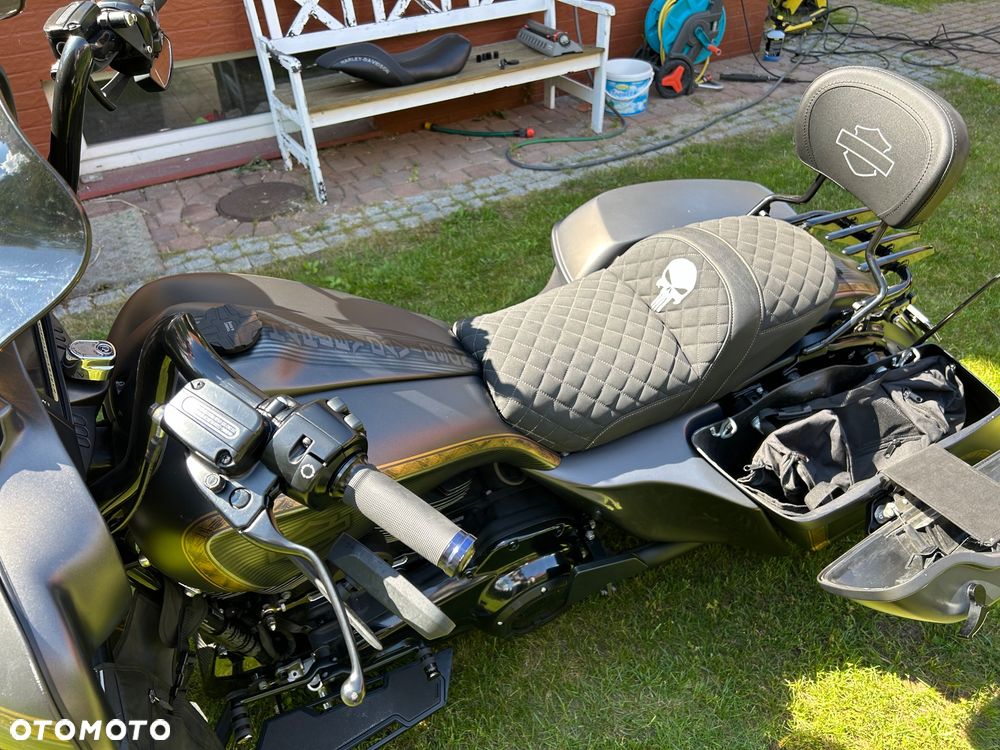 Harley-Davidson Touring Street Glide - 8