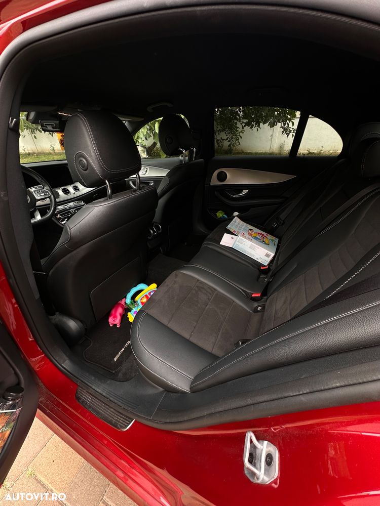 Mercedes-Benz E - 11