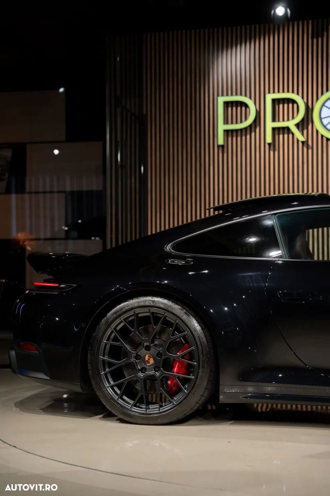 Porsche 911 - 32