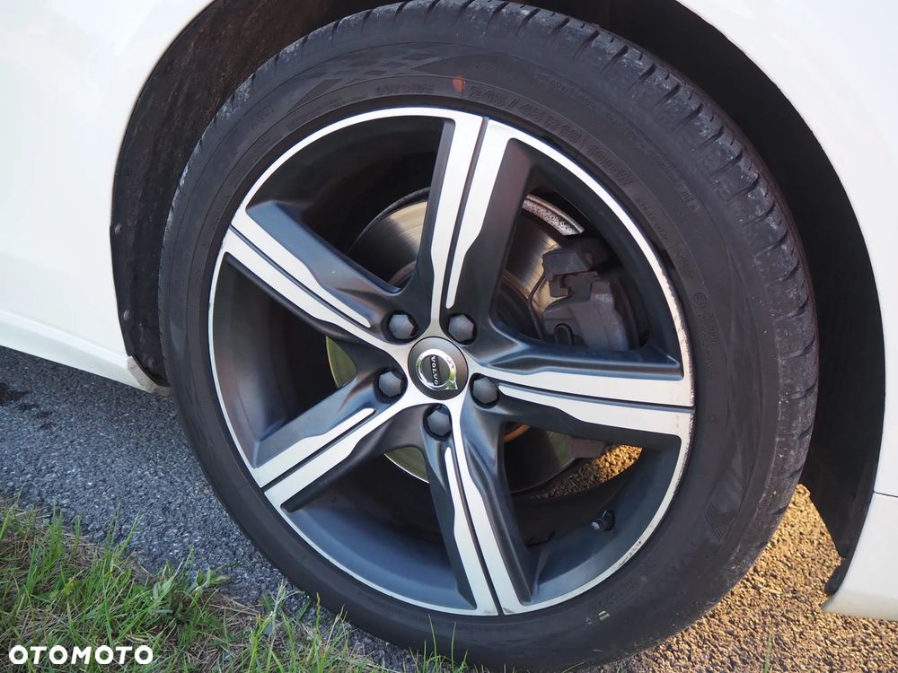 Volvo V90 D4 SCR AWD R-Design - 24