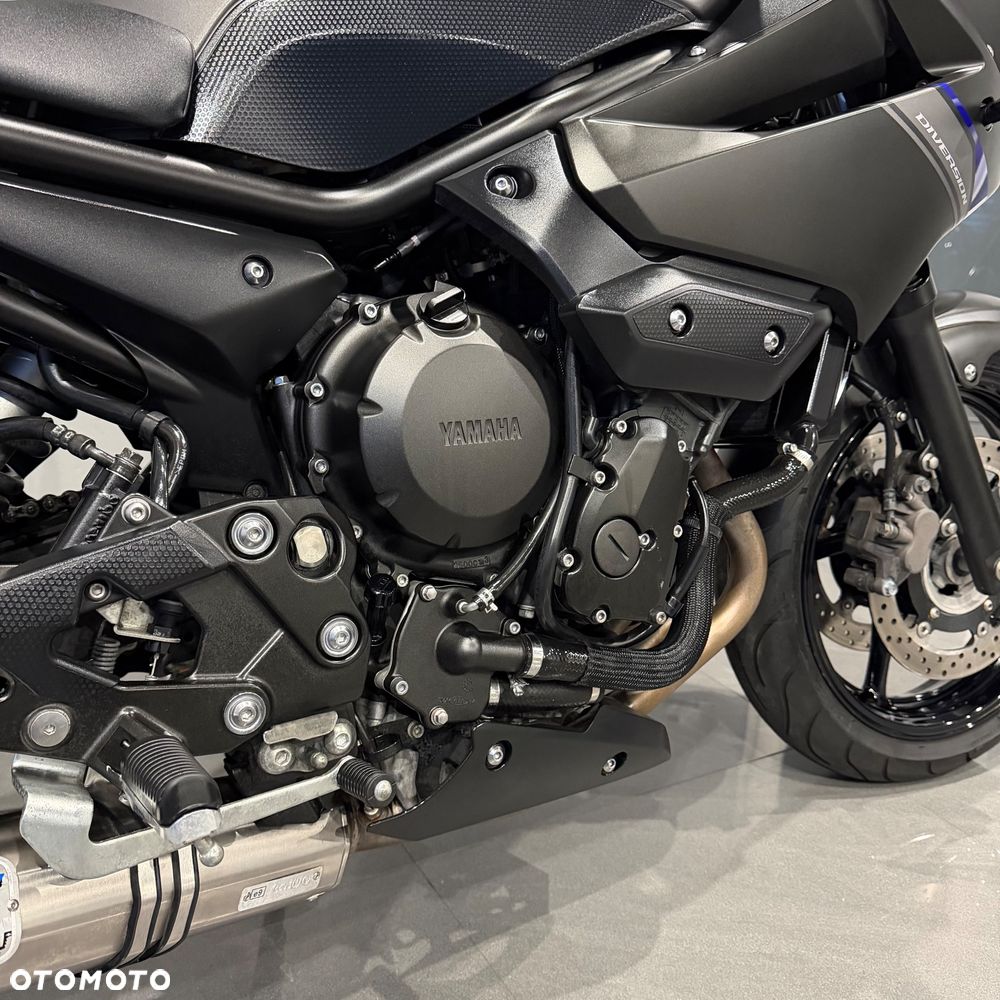 Yamaha XJ - 6
