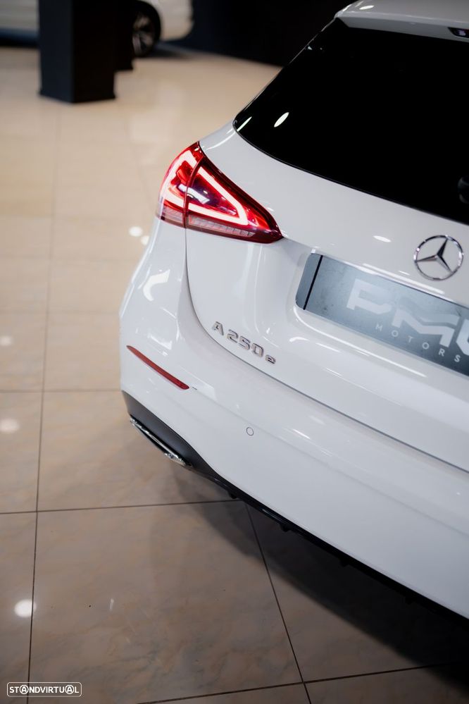 Mercedes-Benz A 250 e 8G-DCT AMG Line - 14