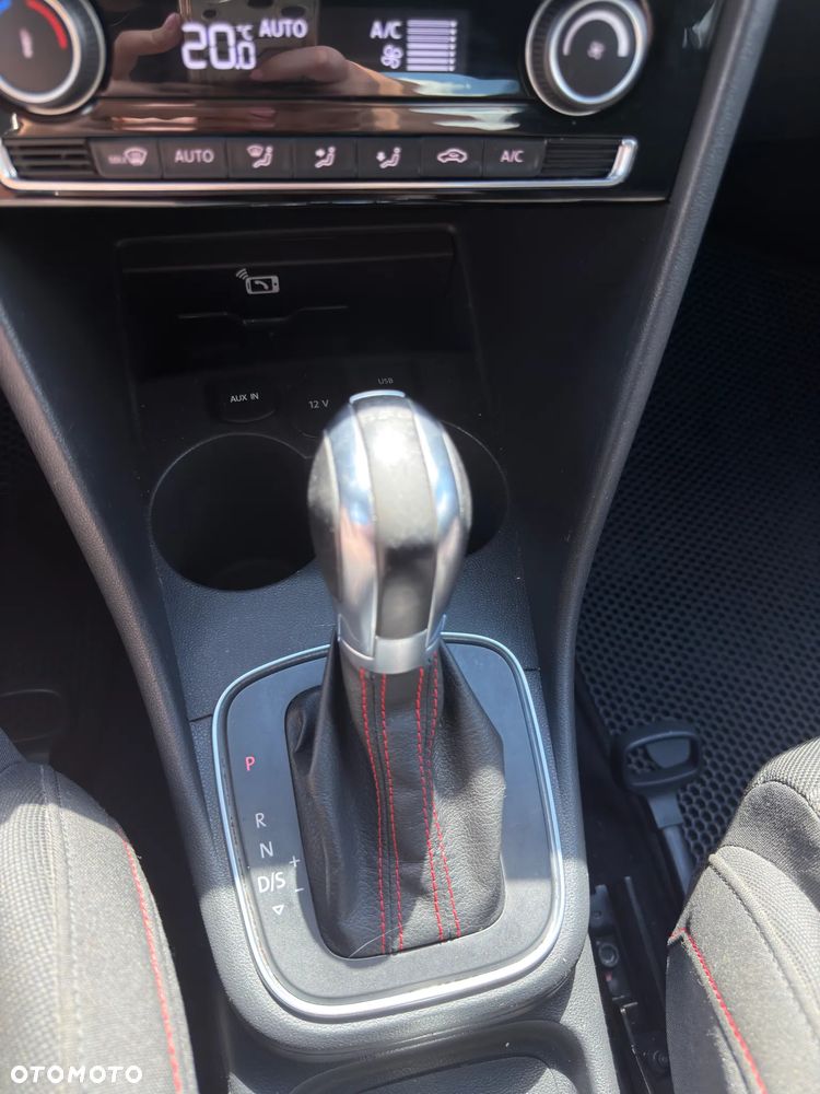 Volkswagen Polo 1.8 TSI (Blue Motion Technology) DSG GTI - 11
