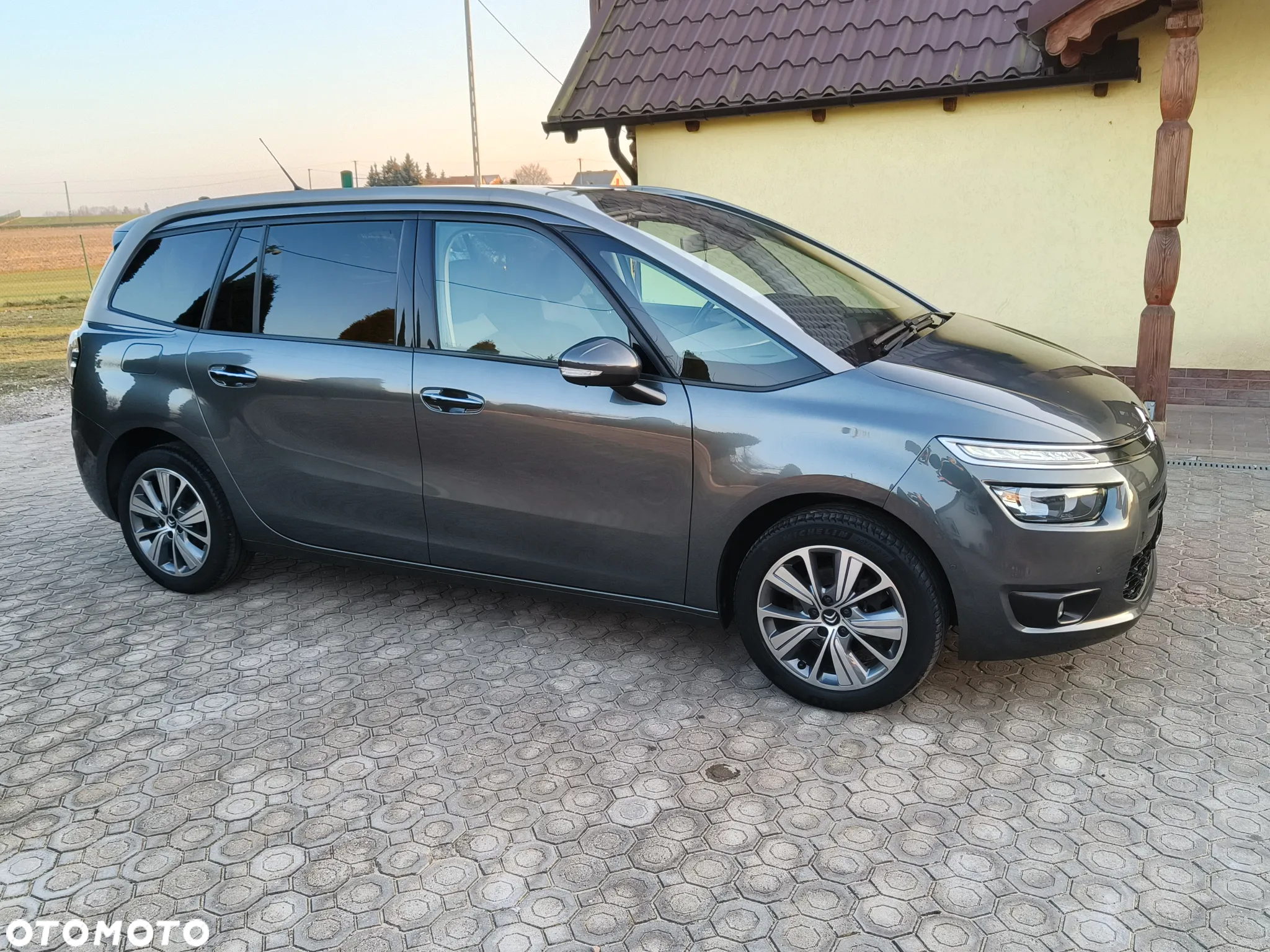Citroën C4 Grand Picasso - 11