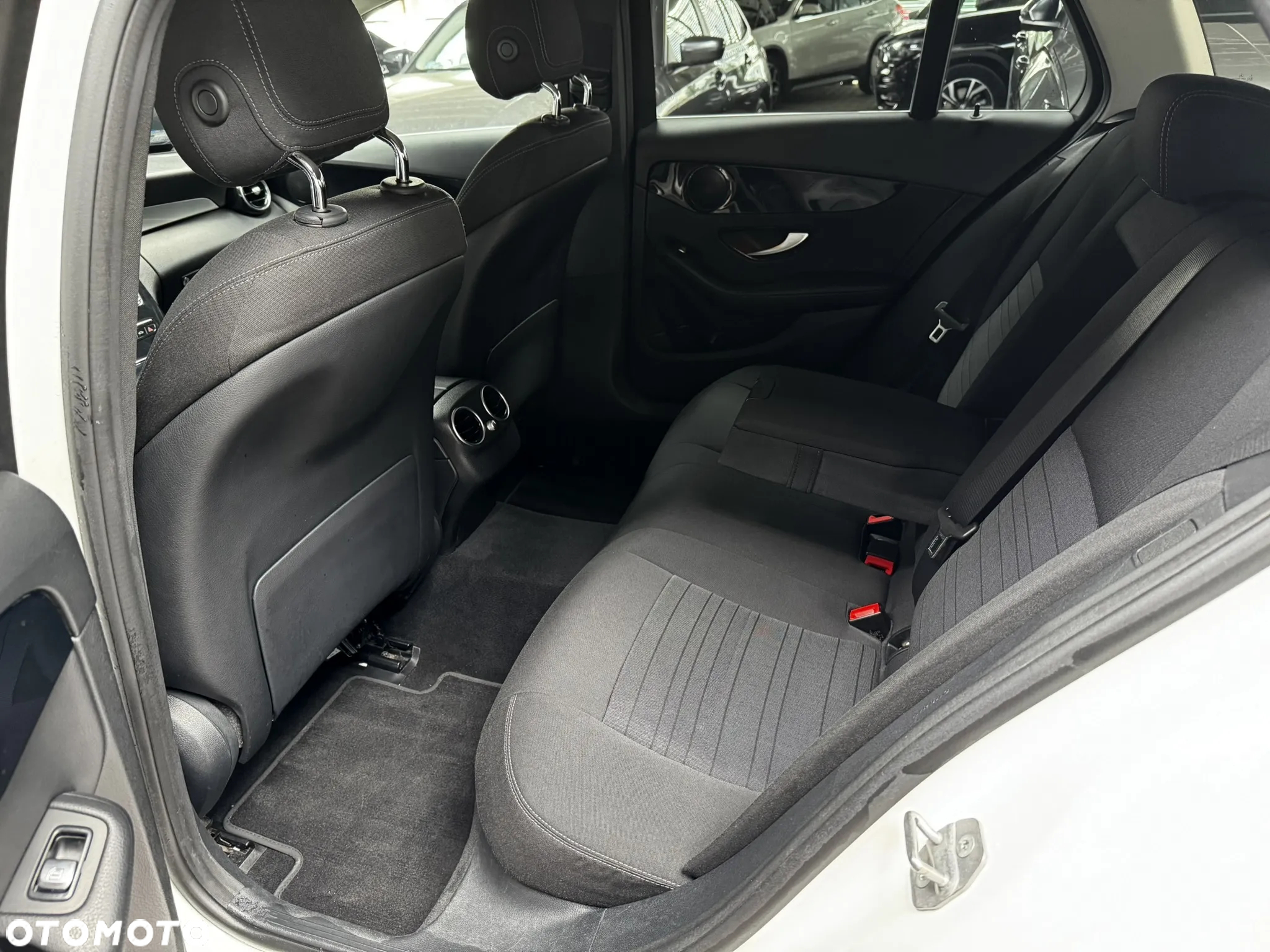 Mercedes-Benz Klasa C 200 4MATIC 9G-TRONIC - 14