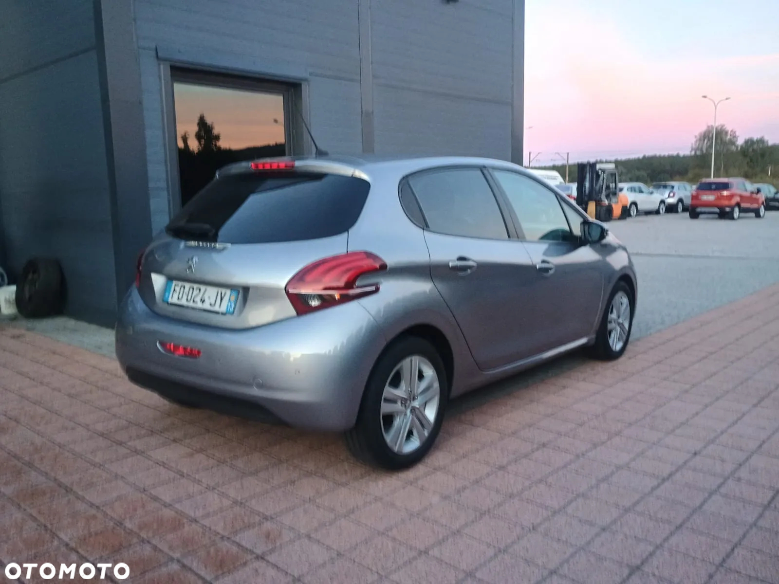 Peugeot 208 - 9