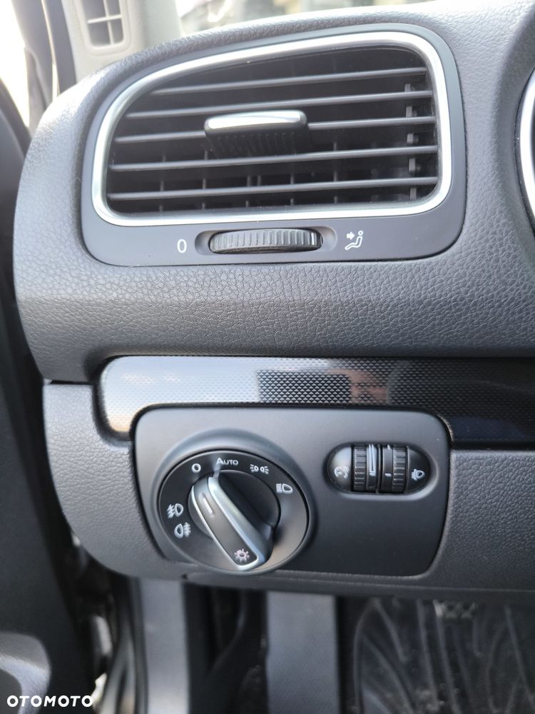 Volkswagen Golf - 35