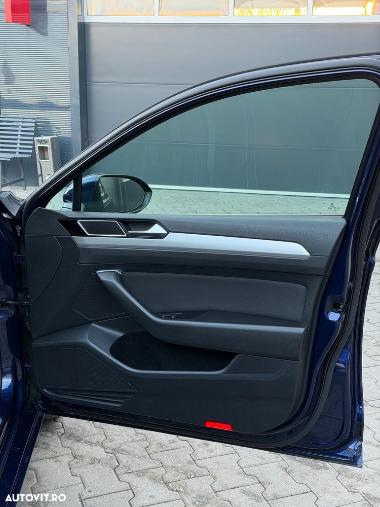 Volkswagen Passat 2.0 TDI SCR DSG Trendline - 22