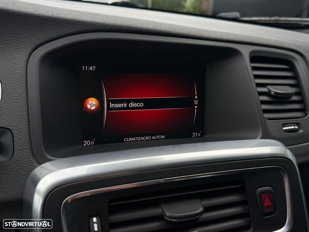 Volvo V60 2.0 D2 R-Design - 41