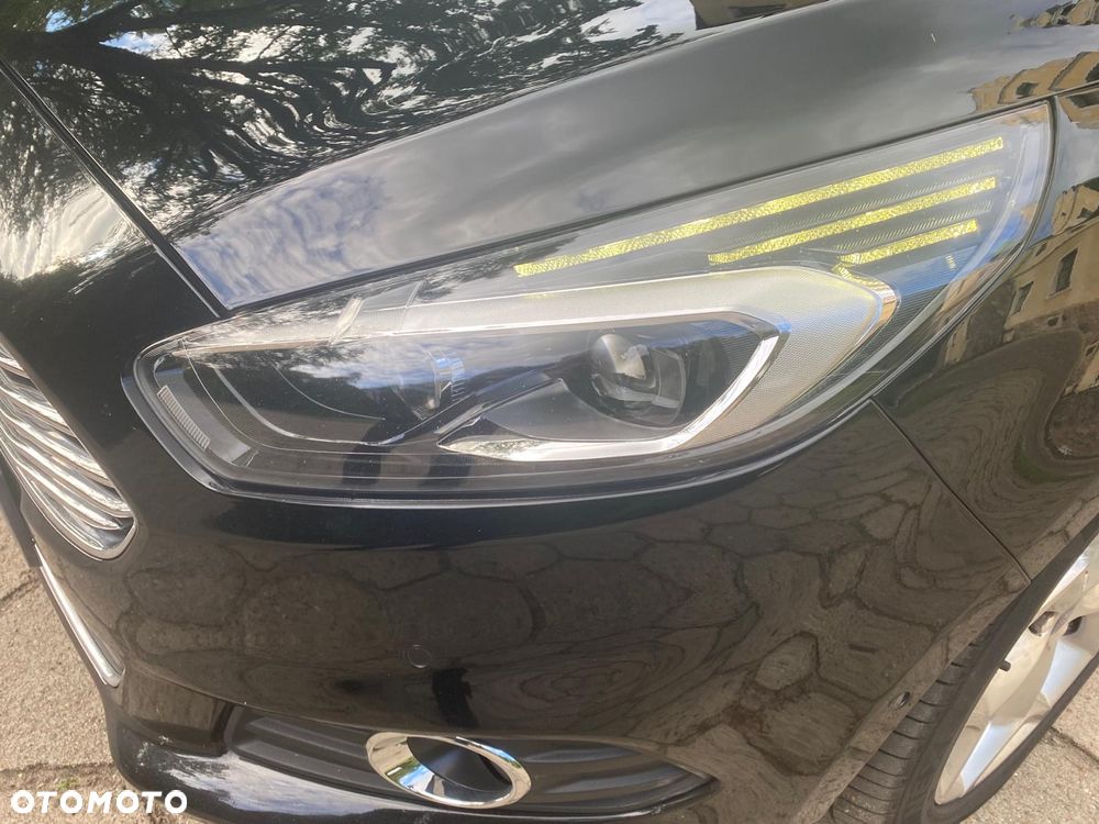 Ford S-Max - 13