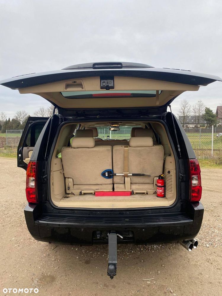Chevrolet Tahoe - 4