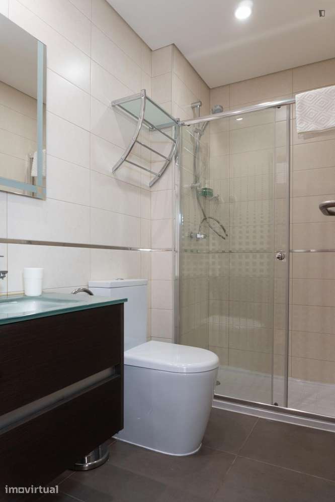 Quarto - localizado em Paranhos Porto - Grande imagem: 3/7