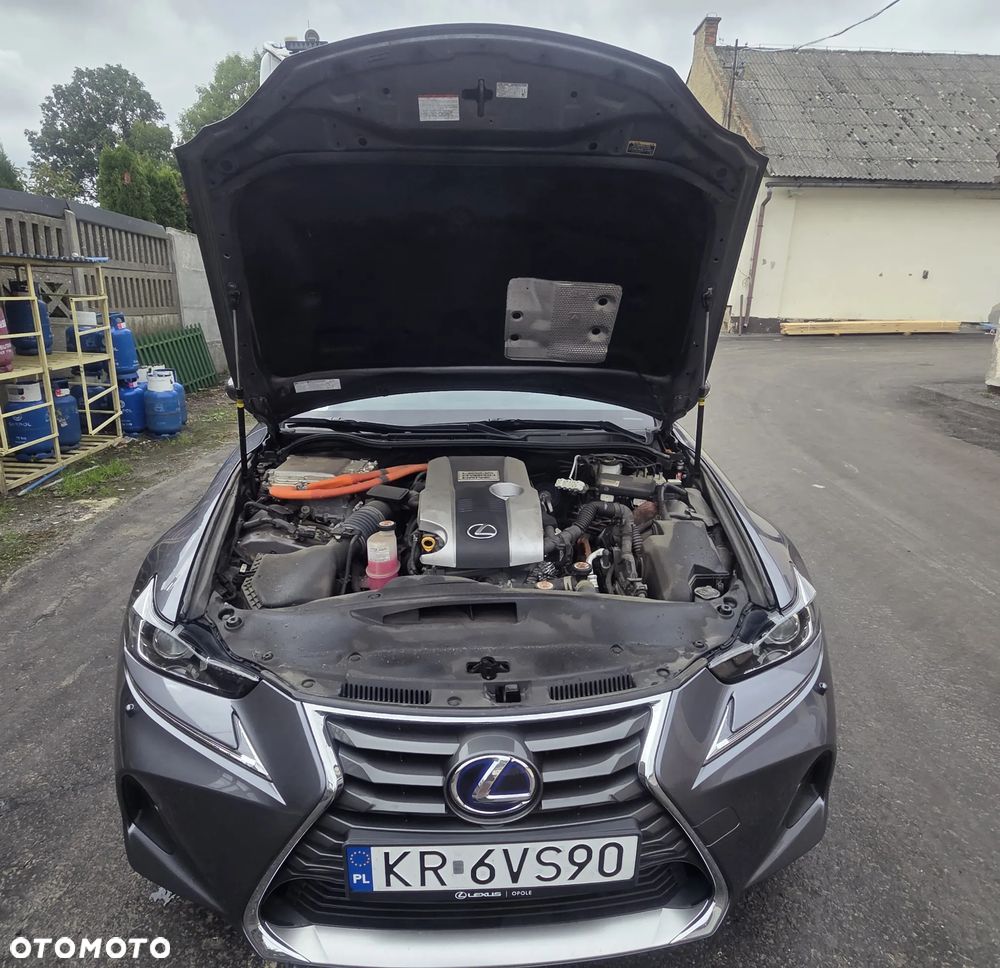 Lexus IS - 15
