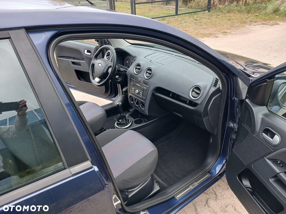 Ford Fusion - 22