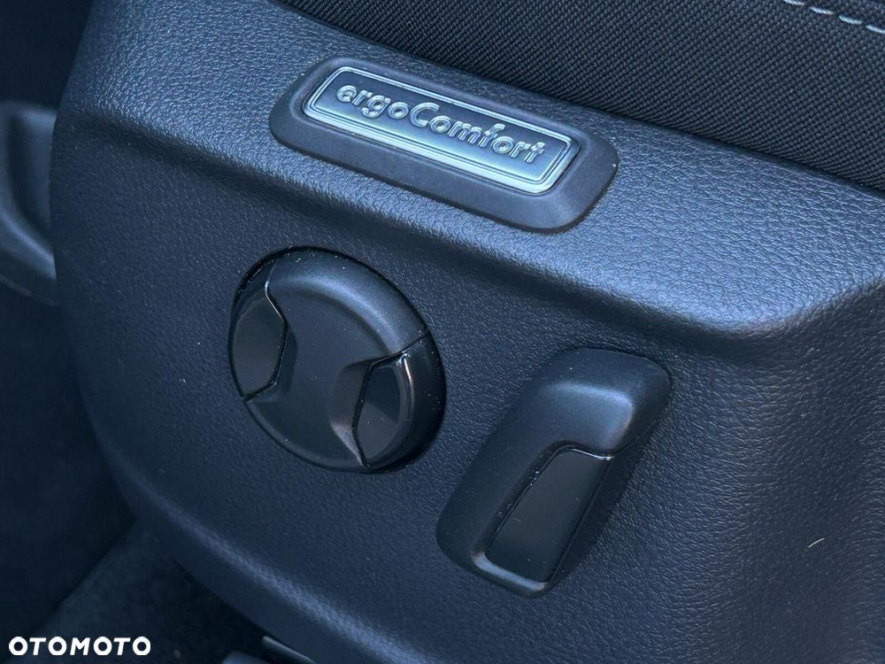 Volkswagen Passat 2.0 TDI Business DSG - 36