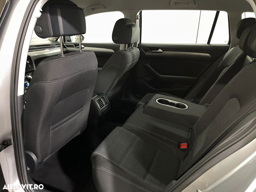 Volkswagen Passat 1.5 TSI ACT DSG Comfortline - 12