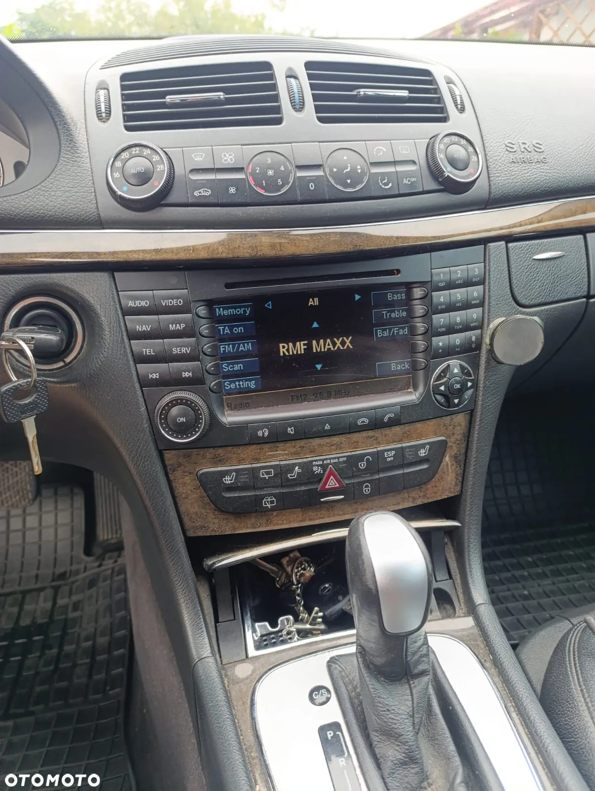 Mercedes-Benz Klasa E 320 CDI T Avantgarde - 6