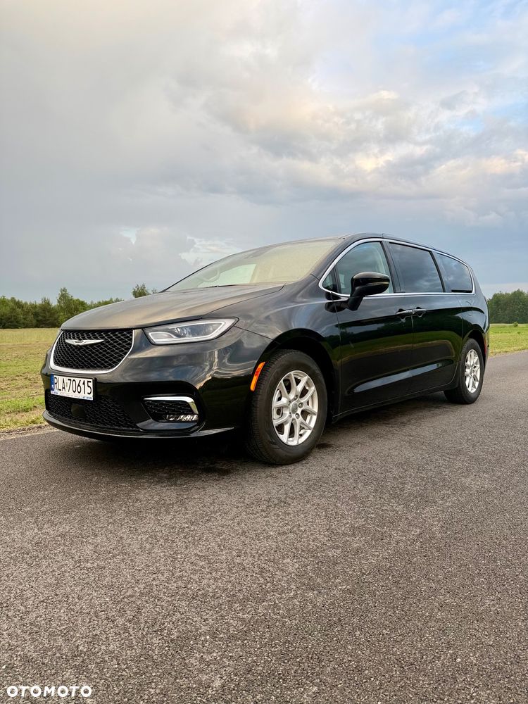 Chrysler Pacifica - 1