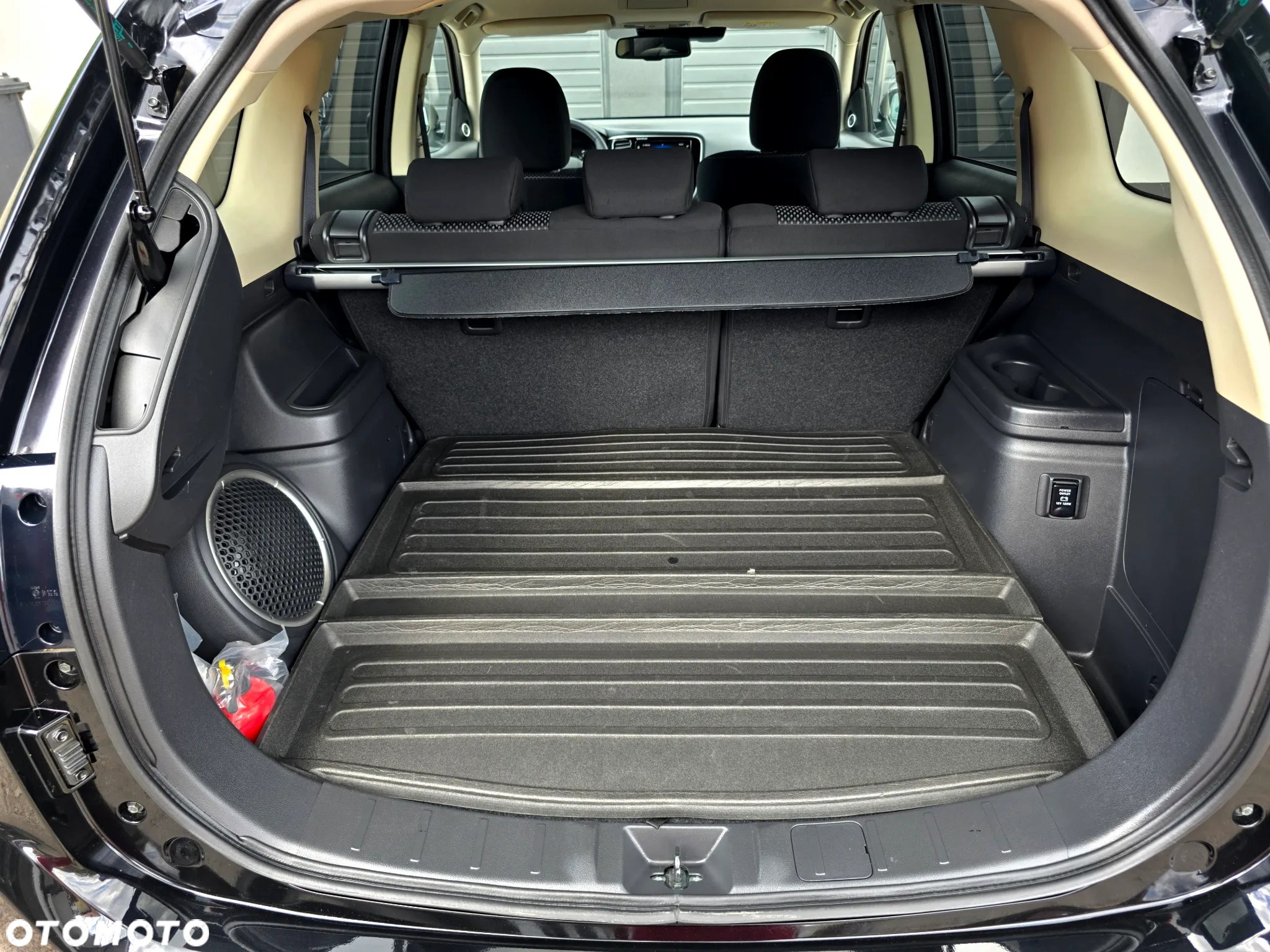 Mitsubishi Outlander 2.0 Instyle + 4WD CVT - 27