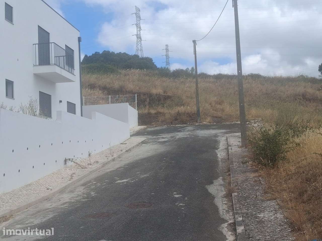 Terreno Urbano de 835m² em Loures com Acesso Pavimentado - Grande imagem: 2/8