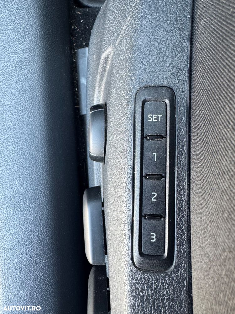 Skoda Superb Combi 2.0 TDI DSG Style - 10
