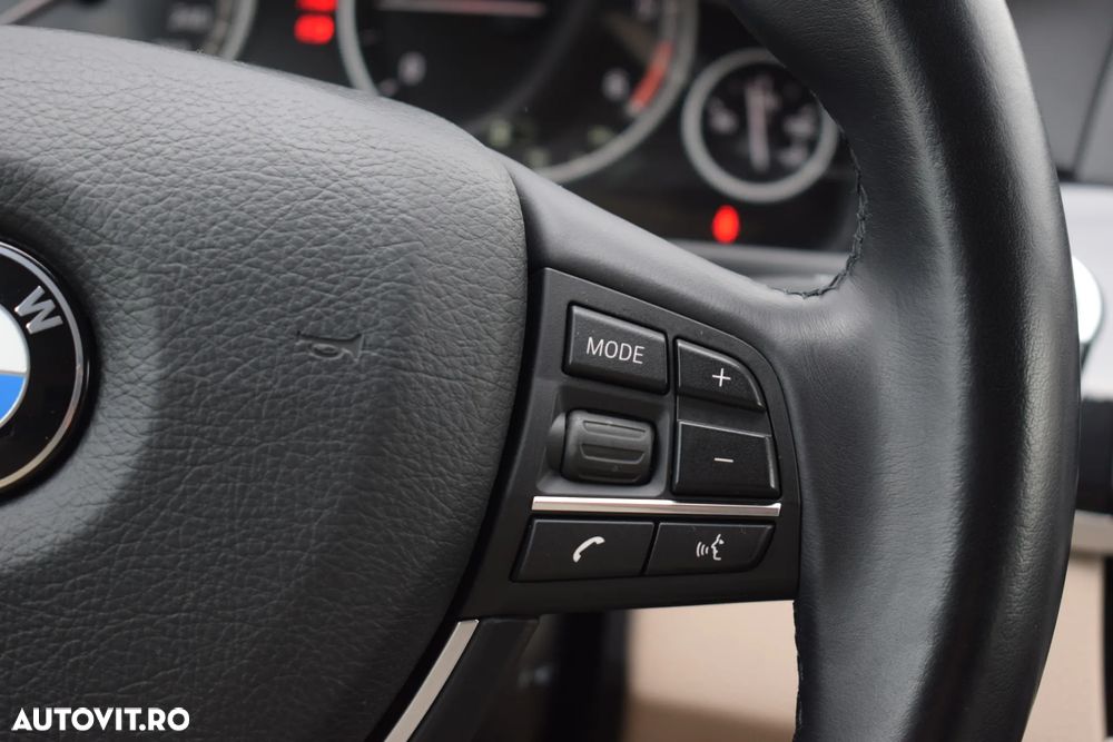 BMW Seria 5 520d - 25