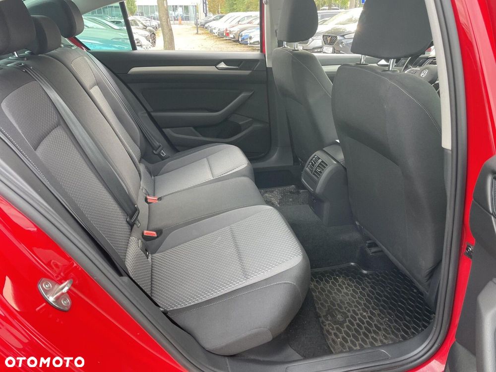 Volkswagen Passat 2.0 TDI EVO Essence - 19