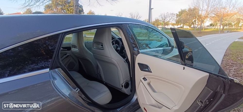 Mercedes-Benz CLA 180 d Shooting Brake - 10