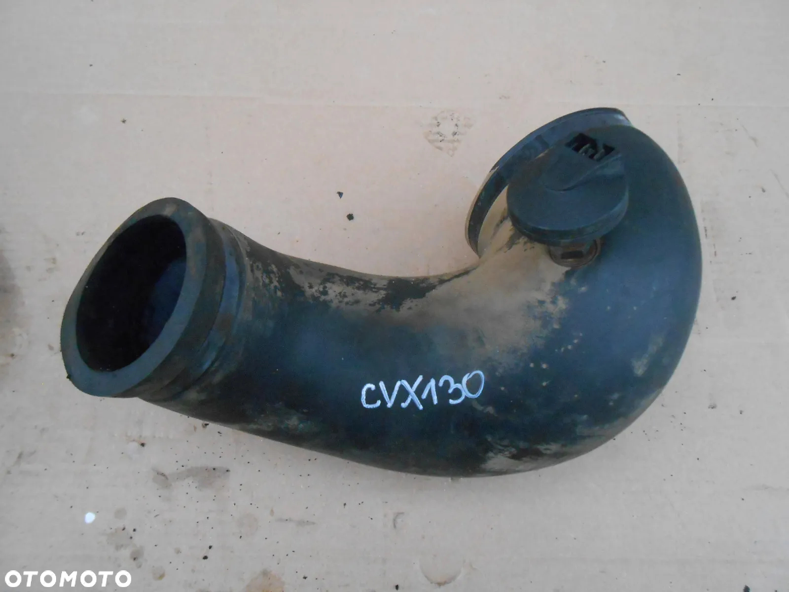Wlot filtra powietrza guma kolanko Case CVX150 - 4