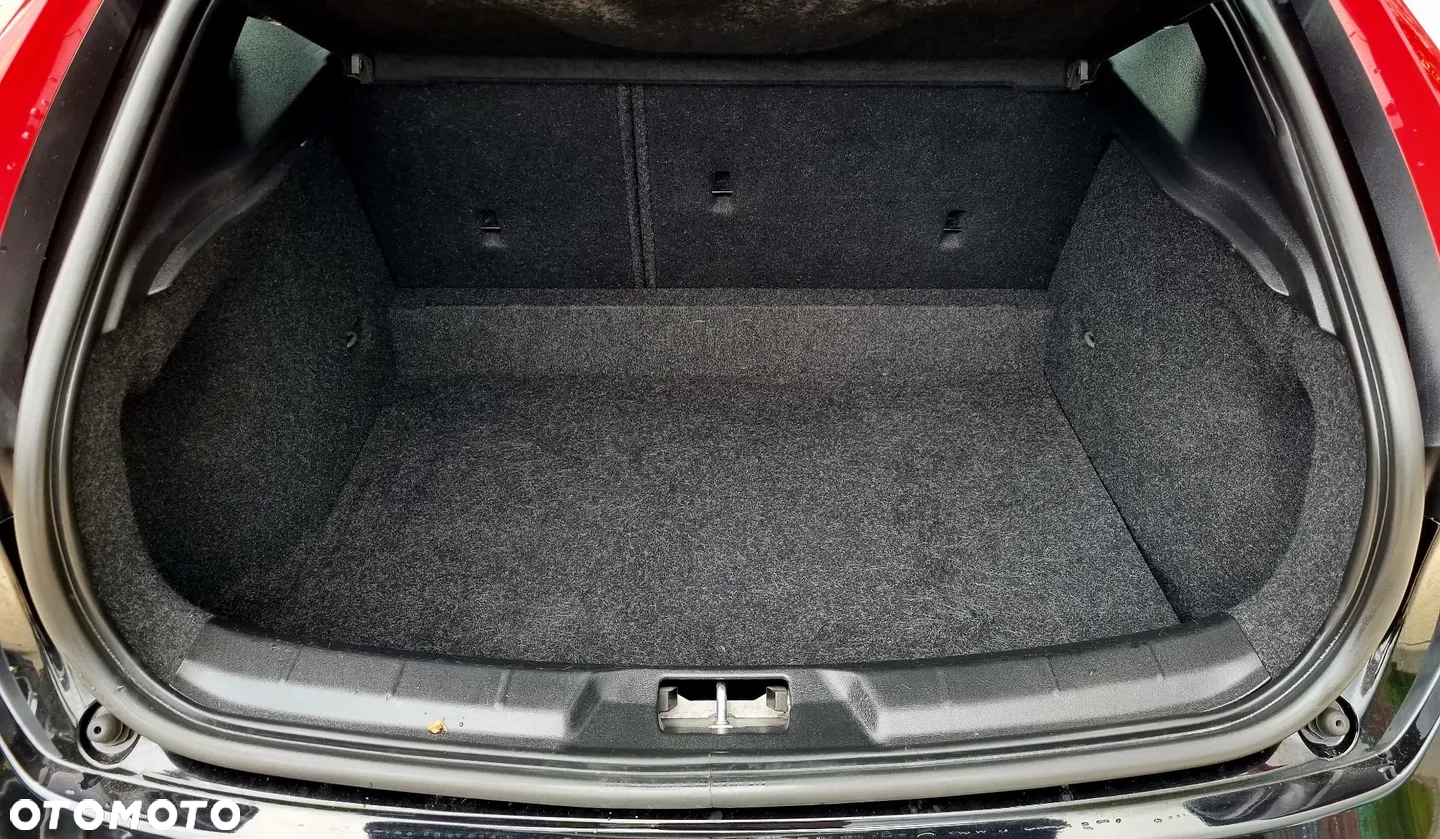 Volvo V40 T2 Geartronic RDesign - 14