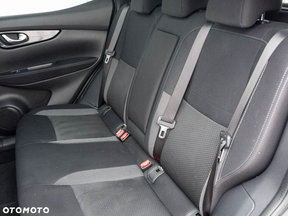 Nissan Qashqai 1.3 DIG-T N-Connecta DCT - 28