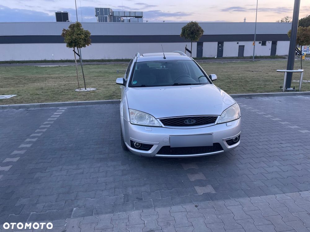 Ford Mondeo V6 ST 220 - 2